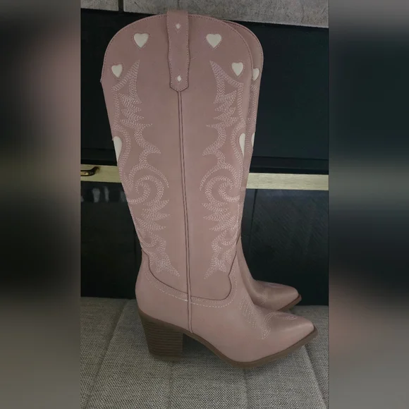 NEW Faux Leather Pink Heart Western-Style Women's Cowboy Boots Size 8 - Picture 2 of 10